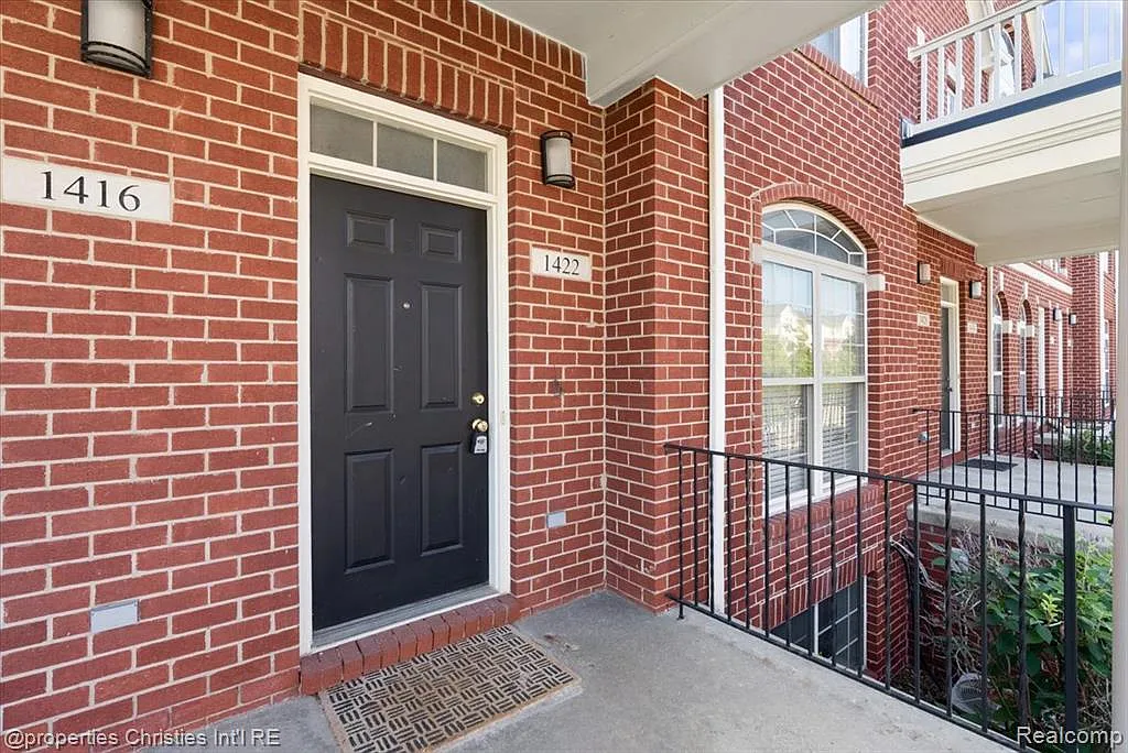 2 bed, 2.5 bath, 1872 sqft, $2,500 — Photo 4