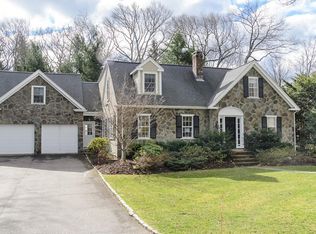 18 Old Town Rd, Wellesley, MA 02481