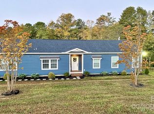 355 Twin Lakes Dr, Flat Rock, NC 28731