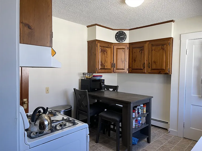 17 Hosmer St #17 — Photo 5