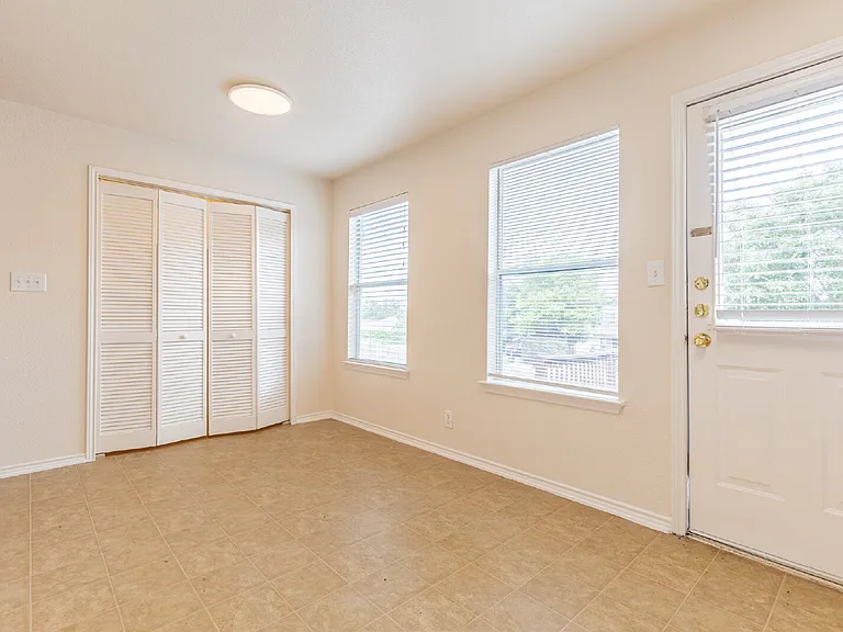 5507 Christina Path — Photo 14