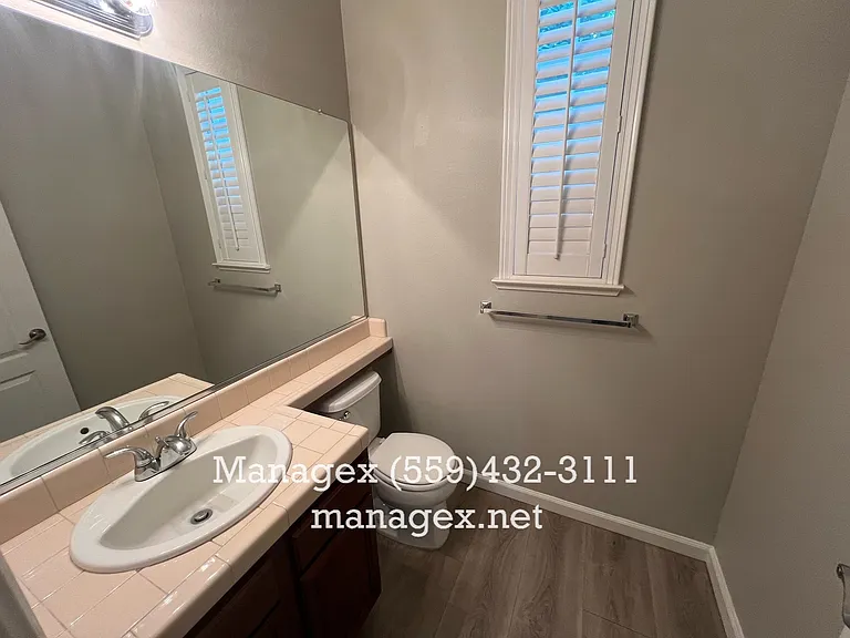 716 W Siena Ln — Photo 4