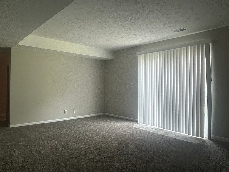 5524-5526 S 42nd Street Ct — Photo 5