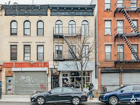 4th image of 688 Washington Ave #3E