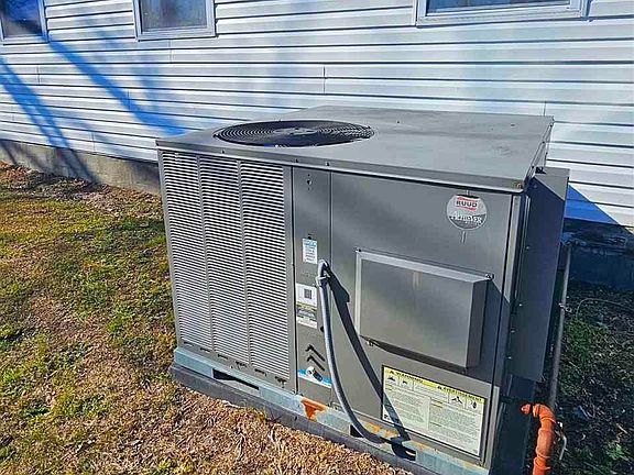 4th image of 511 Limit St