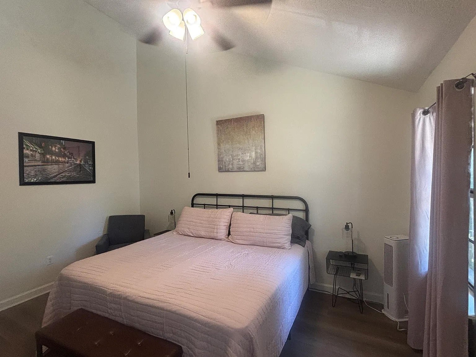 2220 E Victory Dr — Photo 4