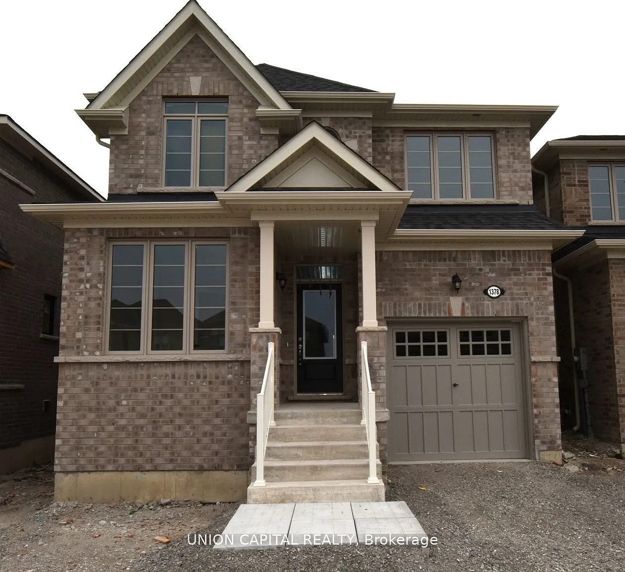4 bed, $2,999 — Photo 1