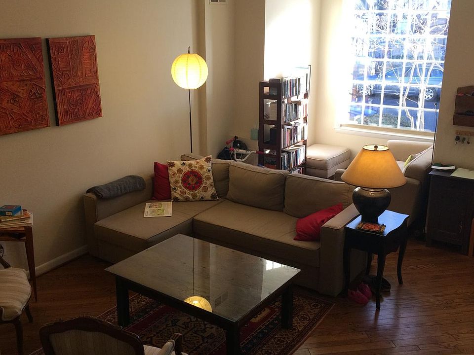 Livingroom - 3/3