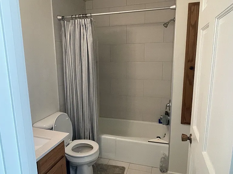 1611 W Koch St #30-1 — Photo 13