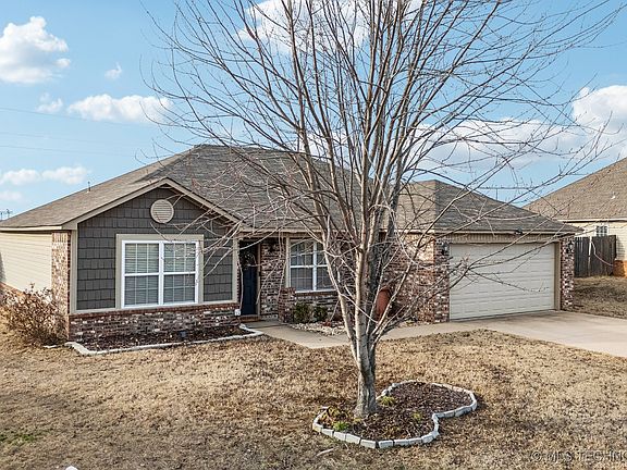 3rd image of 14816 S Fern Pl