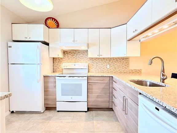 4th image of 1706 Kings Lake BLVD #204