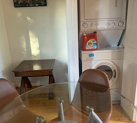 5th image of 1294 Hoover St #2