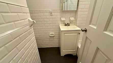 Rented by HOLTON REAL ESTATE INC.