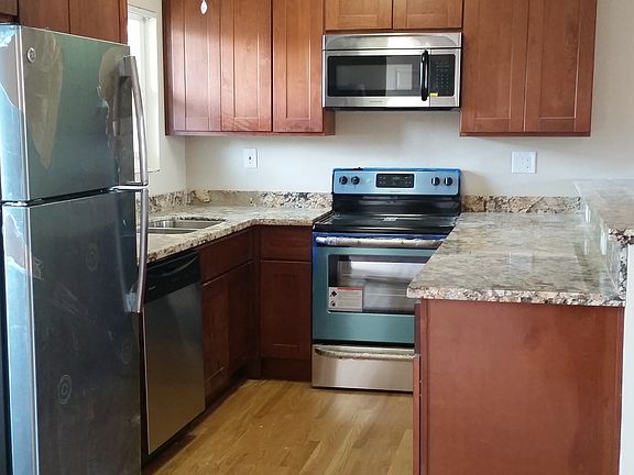 3rd image of 1141 El Camino Real APT 05