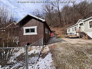 4th image of 115 Hill Dr