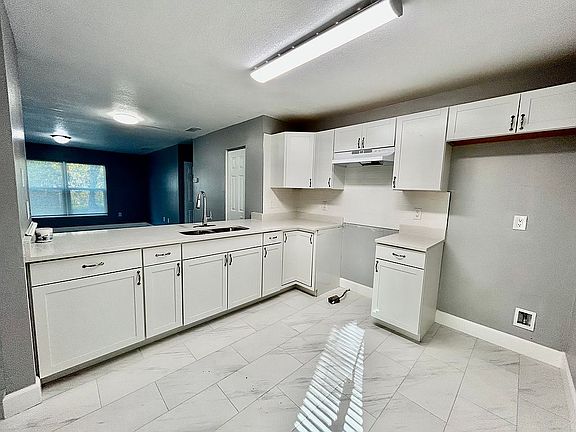 New kitchen 