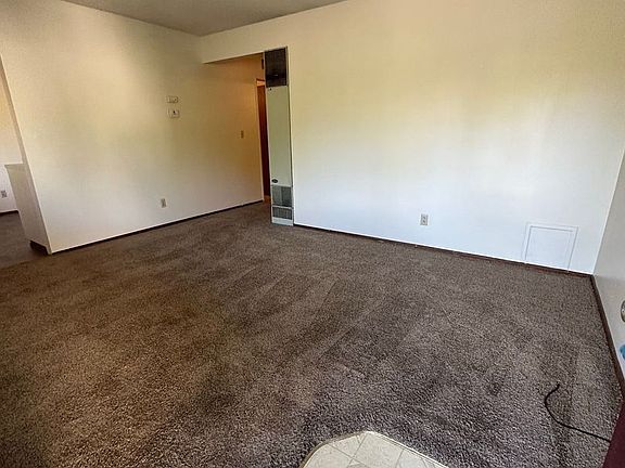 3rd image of 811 W 1st Ave #5