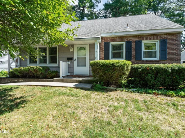 25 Montrose Drive, Delmar, NY 12054