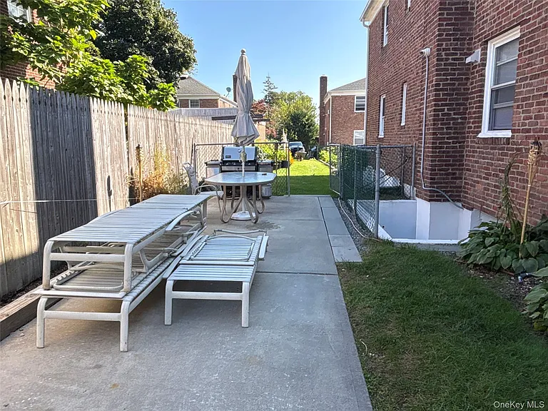 37 Spruce St #2 — Photo 10