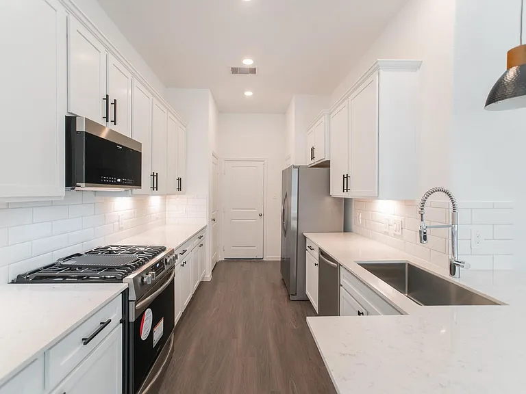 670 Royal Arch Dr — Photo 17