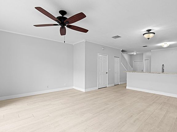 5th image of 9736 Porta Leona Lane