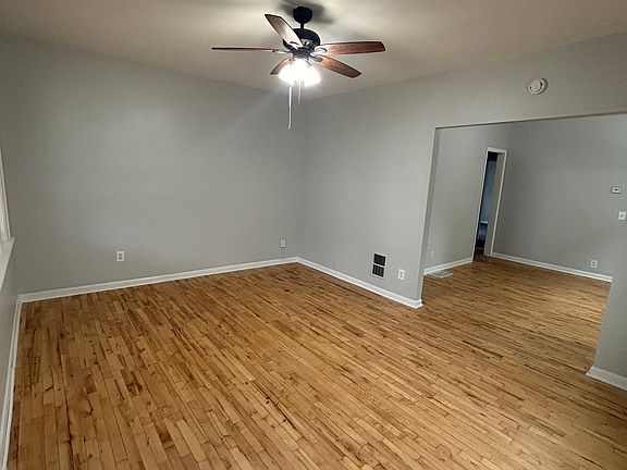 2nd image of 40 Moulson St