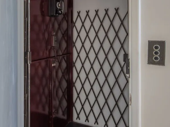 2464 N Catalina St, Los Angeles, CA 90027