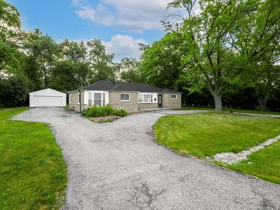 1055 N Bluebonnet Ln, Oak Park, IL, 60169
