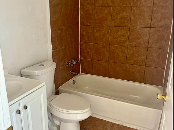 5th image of 630 W 81st St APT 4