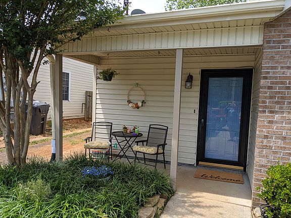 3rd image of 2043 Countryhill Ln