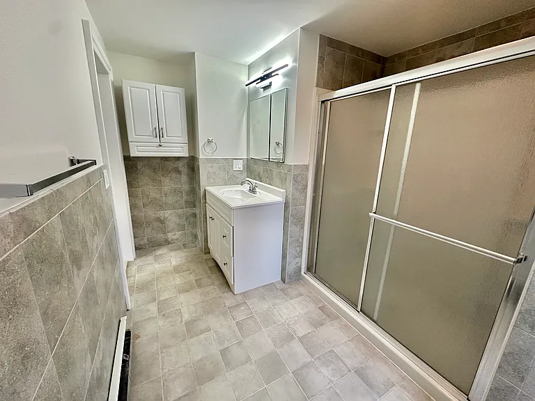 73 Asylum St #1 — Photo 11