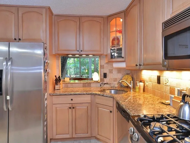 574 Holly Ct — Photo 3