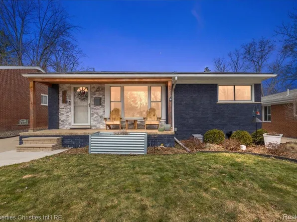 816 W Baker Ave, Clawson, MI 48017