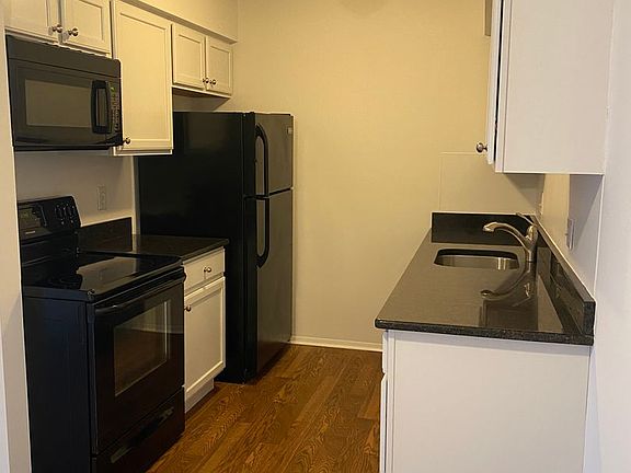 4th image of 650 Ann St APT 302