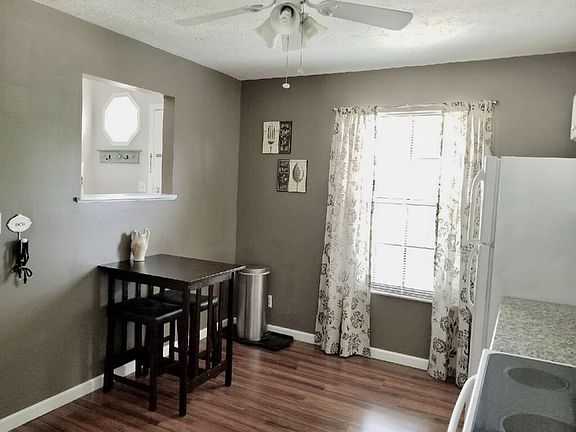 5th image of 6462 Glendale Ct