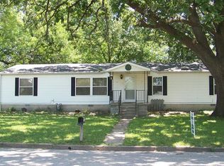 604 N 9th St, Fredonia, KS 66736