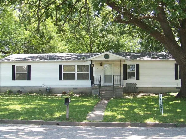 604 N 9th St, Fredonia, KS 66736
