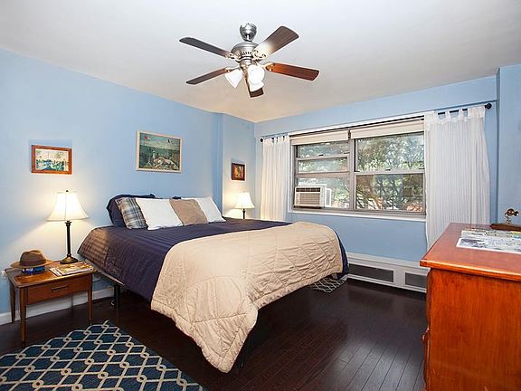 5th image of 195 Adams St APT 2-J