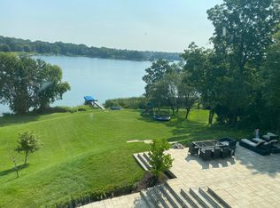 2975 Long Ridge Ct, West Bloomfield, MI 48323