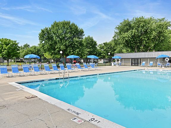 5th image of 10800 Valette Cir W #30414