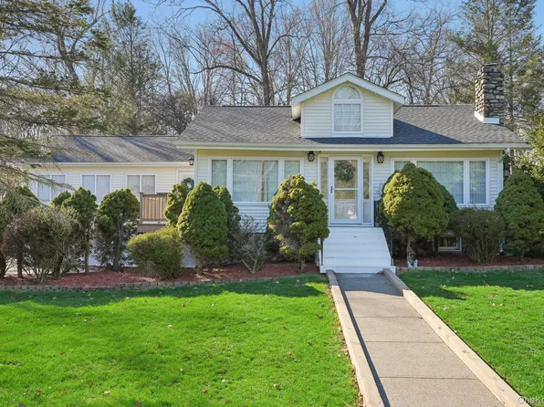 17 Pine Hill Road, Highland Mills, NY 10930