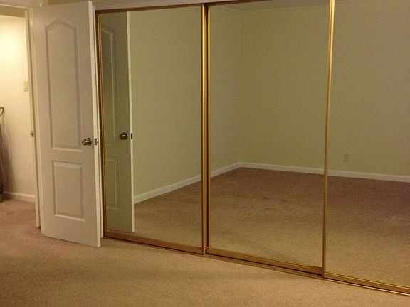 1 full wall of closet space