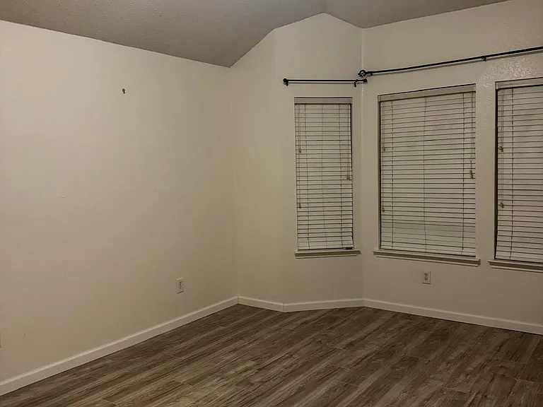 324 Arbor Glen Dr — Photo 10