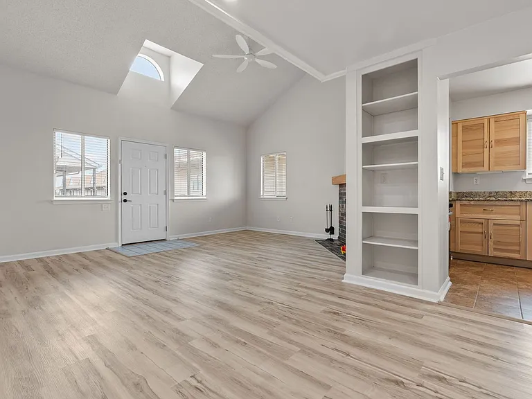 837 Little Bay Ave #3C — Photo 10