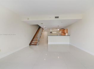 2950 NE 188th St APT 447, Aventura, FL 33180