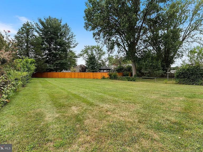 218 Belmont Dr SW — Photo 7