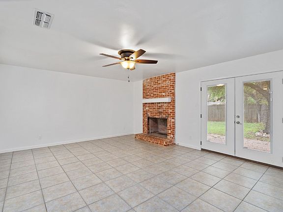 5th image of 2701 Alderwood Dr