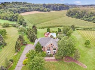 7 Spring Hunter Ct, Andover, NJ 07821