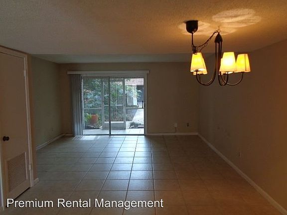 5th image of 332 Cherrywood Gardens Dr