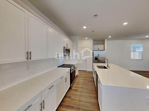 4th image of 5705 Morgans Mile St
